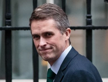 Μόσχα για Βρετανό ΥΠΑΜ: «Είναι γύναιο, διανοητικά ανεπαρκής και ντροπή για την Βρετανία»